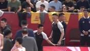 被联盟罚款2万!杜锋上场怒喷主裁判:CTMD,对面拉人你不判